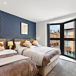 Apartment Spacious - Free Parking