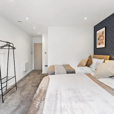 Spacious - Free Parking