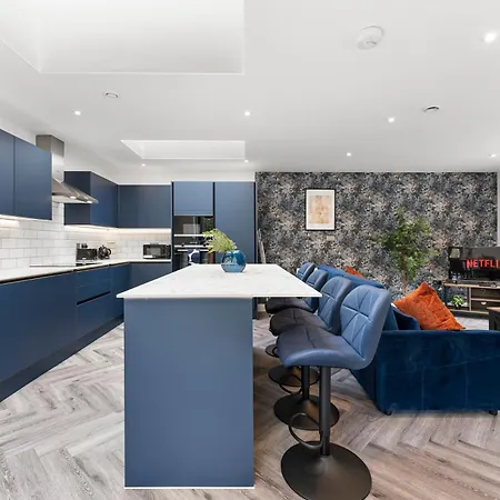 Apartment Spacious - Free Parking