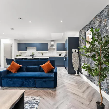 Winter Offer! Chic Large - Parking Leeds (West Yorkshire)