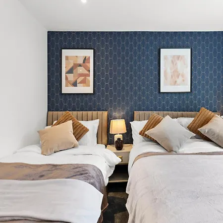 Winter Offer! Chic Large - Parking Leeds (West Yorkshire)