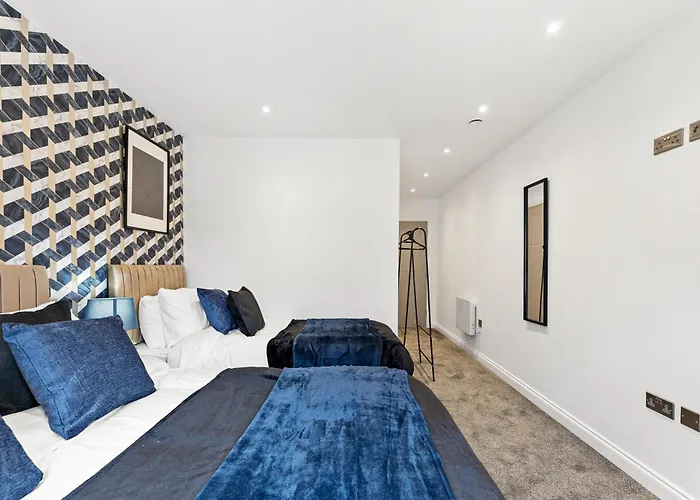 Spacious - Free Parking Leeds (West Yorkshire)