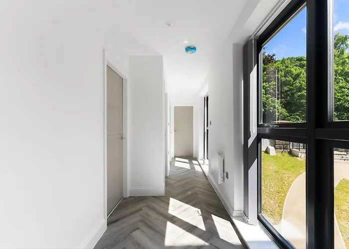 Apartment Spacious - Free Parking